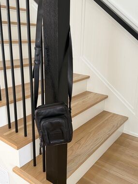 Paul Smith Black Leather Messenger Crossbody Bag